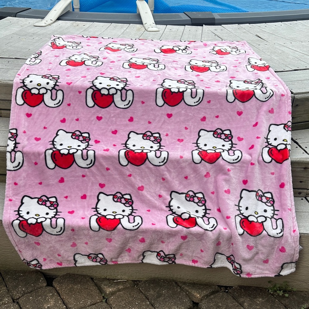 Hello Kitty Pink Heart Blanket